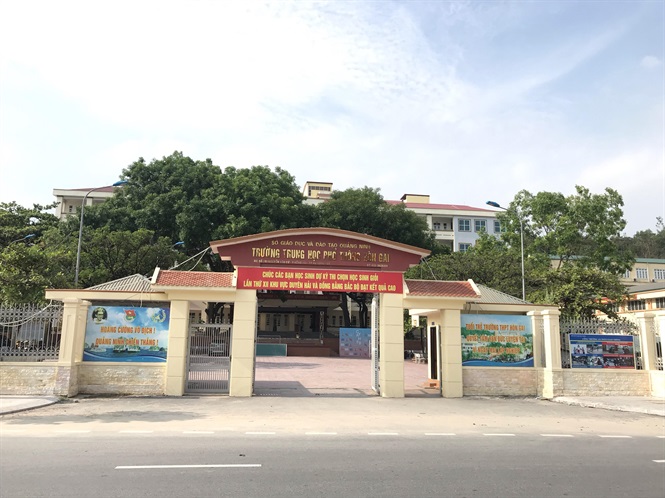 Trường cấp 3 ở Quảng Ninh cho nghỉ học vì liên quan ca Covid-19 mới