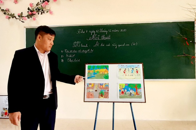 Thầy giáo trẻ Thanh Hóa truyền tình yêu đất nước tới học trò bằng tranh vẽ