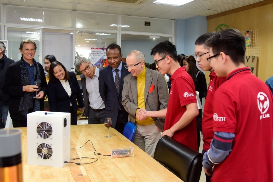 Trường đại học mở 'công xưởng' cho sinh viên sáng chế